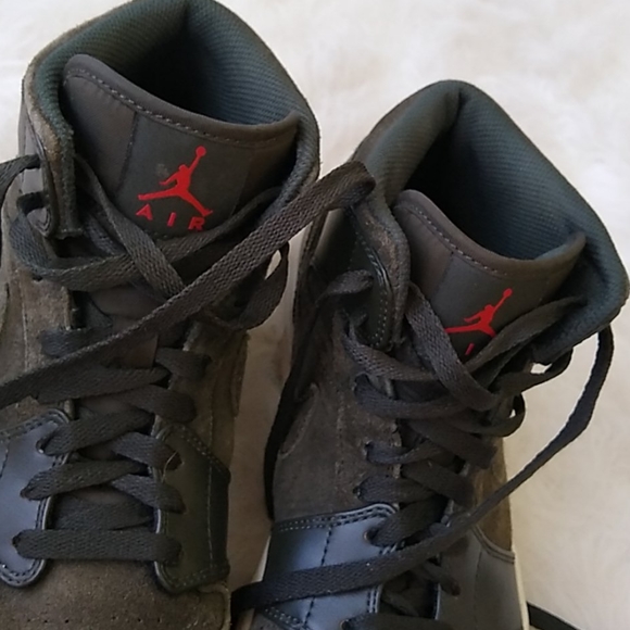 NIKE AIR JORDAN 1 Retro Mid Sequoia Green Mens - Picture 2 of 9